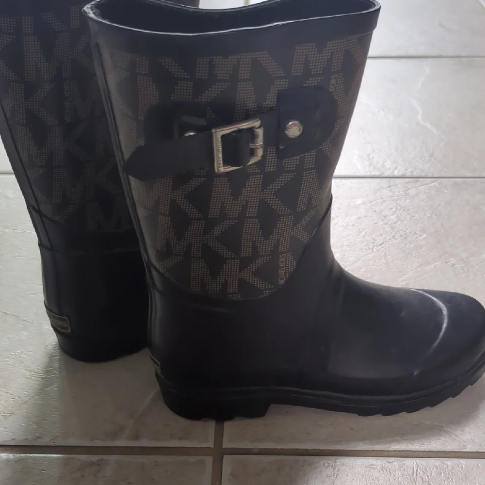 Michael Kors chic rain